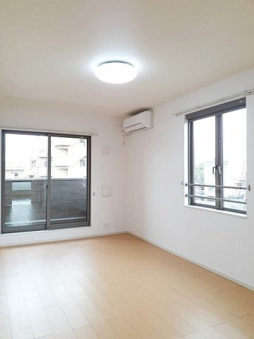 ニューエンパイヤＢの居間・リビング|おしゃれな居間です