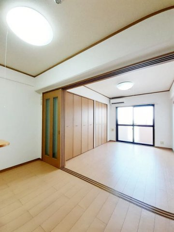 アニバーサリーの内装|内装もきれいです