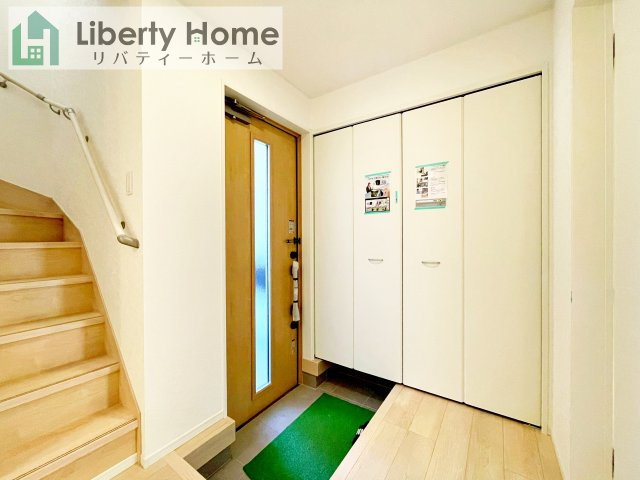 つくば市大曽根第1　新築戸建　1号棟の玄関