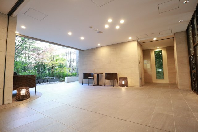 パークホームズ昭島中神のロビー