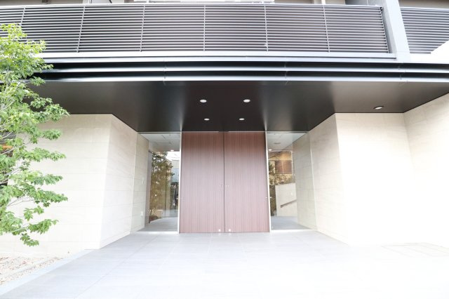 パークホームズ昭島中神のエントランス