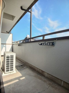 【バルコニー】 | ハーベスト壱番館 | 開放的で明るい空間を演出してくれるバルコニーです