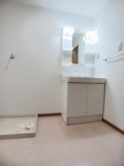 【洗面所】 | ハーベスト壱番館 | ゆったりとスペースのある洗面所