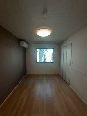 【内装】 | パピーⅡ | 明るい色調の室内です