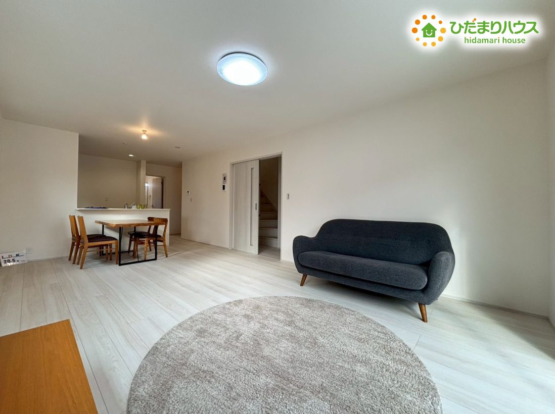 熊谷市石原1丁目　新築一戸建て　リーブルガーデン　01の居間・リビング