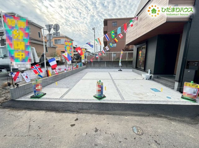 熊谷市石原1丁目　新築一戸建て　リーブルガーデン　01の駐車場