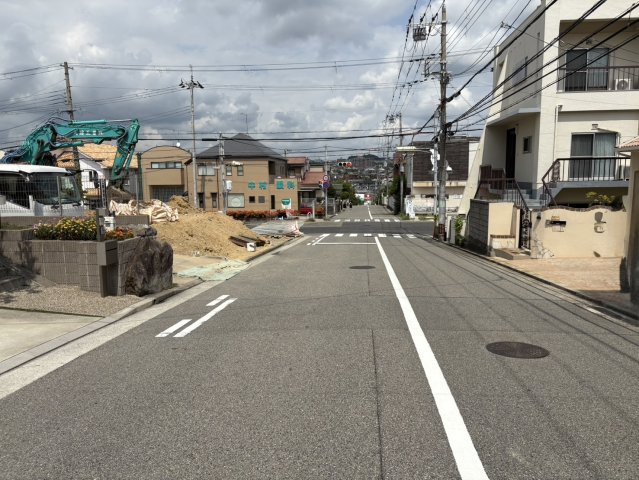 南五葉3丁目新築（建築中）戸建A号地の前面道路含む現地写真