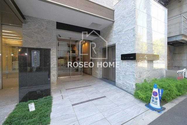 ル・マージュ新町のエントランス