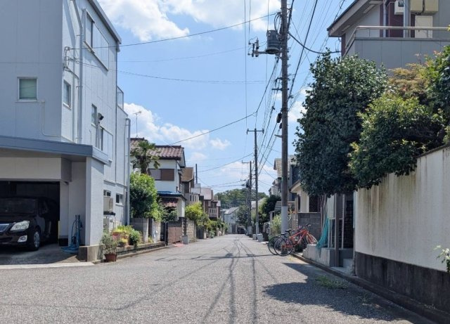 練馬区上石神井南町 限定1区画の外観|伸びやかな東側約6ｍ公道に面してます
第一種低層住居専用地域の閑静な住宅地
西武新宿線「上石神井」駅徒歩11分、「上井草」駅徒歩11分の便利な立地