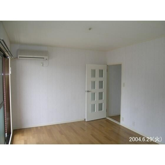 ソレイユ清水の居間・リビング