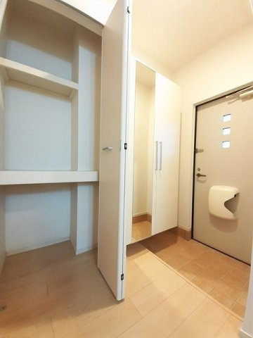 シュクルＢの玄関