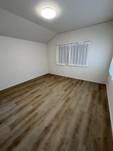 堺市美原区さつき野東　リフォーム済み4LDK戸建ての洋室