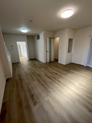 堺市美原区さつき野東　リフォーム済み4LDK戸建ての居間・リビング