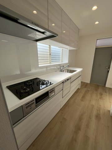 堺市美原区さつき野東　リフォーム済み4LDK戸建てのキッチン