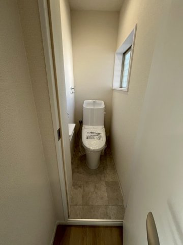 堺市美原区さつき野東　リフォーム済み4LDK戸建てのトイレ