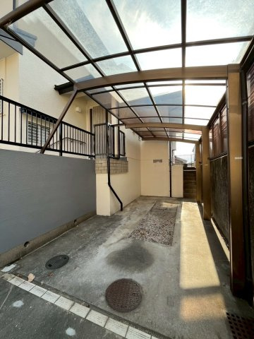 堺市美原区さつき野東　リフォーム済み4LDK戸建ての駐車場