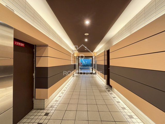 アーデンコート西長堀のエントランス