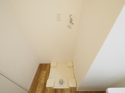 【設備】 | オルフェア都島 | 洗濯機置き場です。