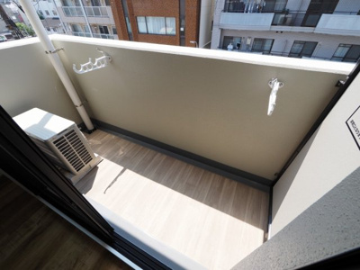 【バルコニー】 | オルフェア都島 | 暖かな日差しのふりそそぐバルコニー