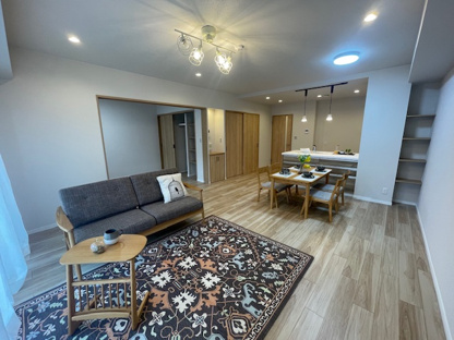 【居間・リビング】フローレンス貴船町グランドアーク 