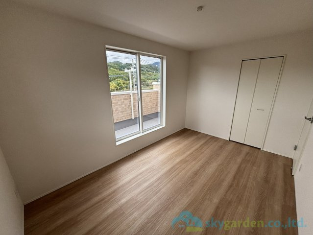 秦野市堀西8期　新築戸建　全2棟2号棟の洋室