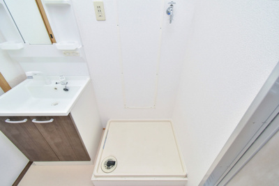 【洗面所】 | エスポアール | 明るい洗面所です