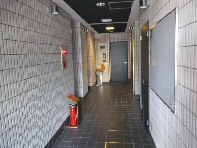 管理もしっかりしていてきれいな廊下です