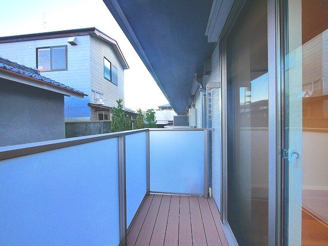 テラッセ奈良公園のバルコニー