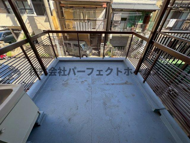 池田1丁目戸建　賃貸のバルコニー|暖かな日差しのふりそそぐバルコニー