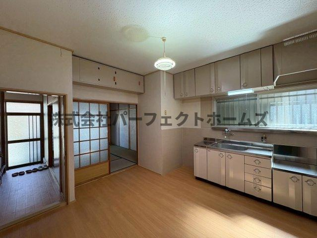池田1丁目戸建　賃貸の居間・リビング|居間です