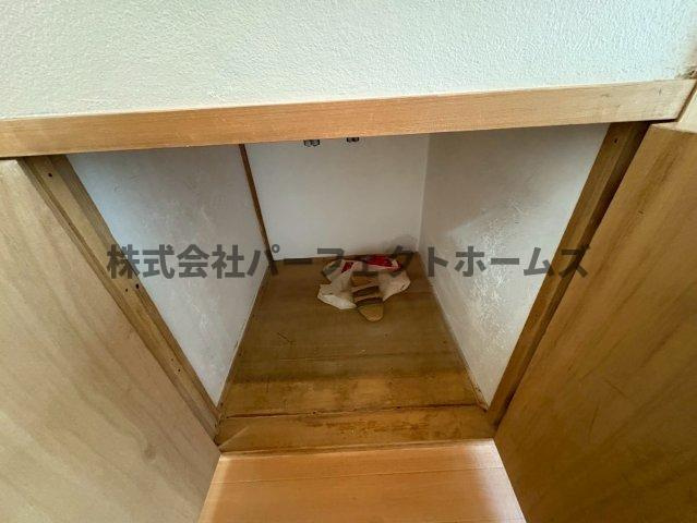 池田1丁目戸建　賃貸の収納|ちょっとした収納スペースも充実しています