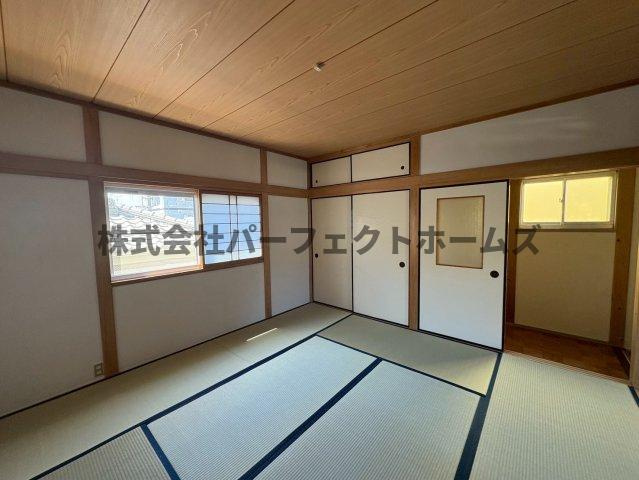 池田1丁目戸建　賃貸の和室|畳の上でゆっくりとくつろげる和室です