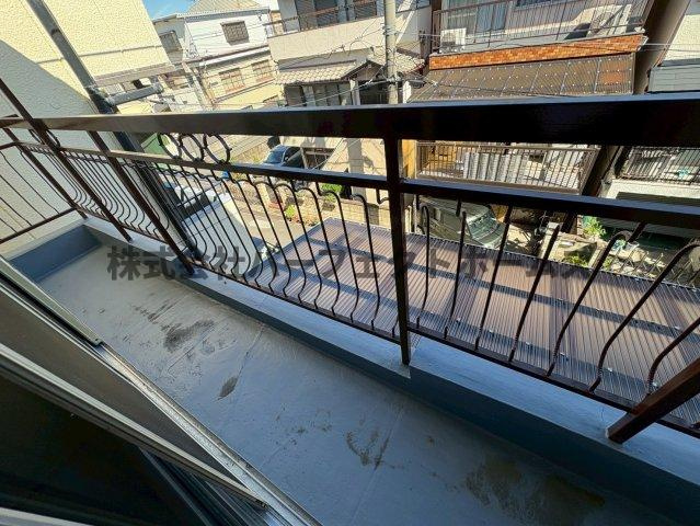 池田1丁目戸建　賃貸のバルコニー|広々としたバルコニーです