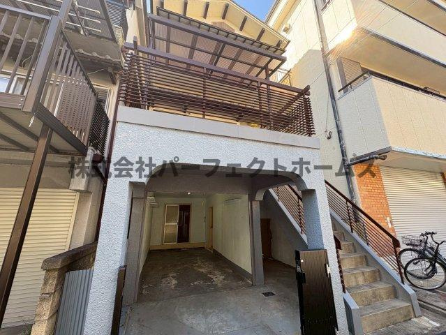 池田1丁目戸建　賃貸の駐車場|車をお持ちの方に嬉しい駐車場付きの物件です