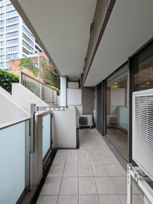 【バルコニー】 | ブランズ麻布狸穴町