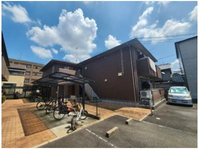 メゾンモントブルーメの駐車場