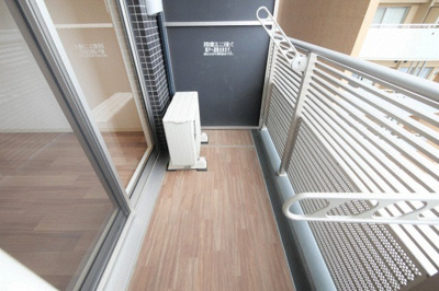 【バルコニー】 | プレサンス立売堀パークシティ | 開放的で明るい空間を演出してくれるバルコニーです