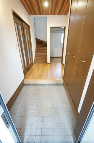 こてはし台戸建の玄関|当日の見学大歓迎！