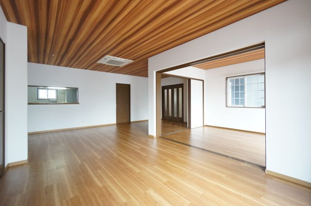 こてはし台戸建の居間・リビング|物件、駅でお待ち合わせでのご案内歓迎！