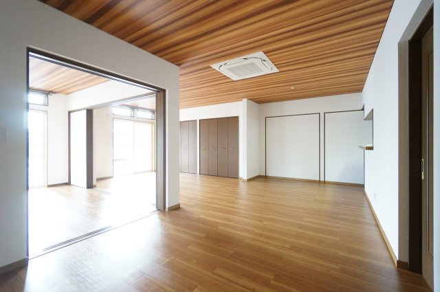 こてはし台戸建の居間・リビング|当日の見学大歓迎！