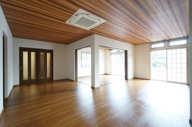 こてはし台戸建の居間・リビング|当日の見学大歓迎！