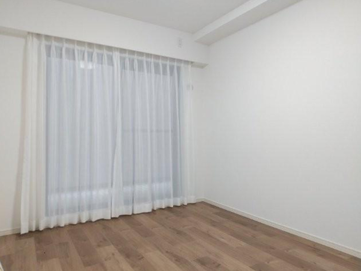 ライオンズガーデンヒルズ上大岡/メゾネットタイプの洋室