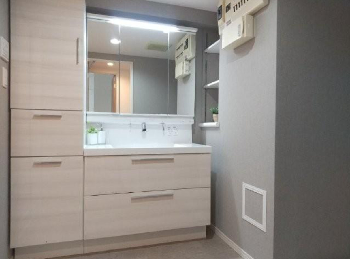 ライオンズガーデンヒルズ上大岡/メゾネットタイプの独立洗面台