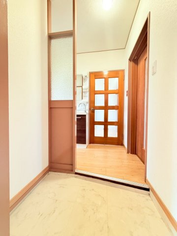 東垂水住宅1号棟の玄関