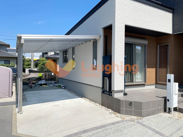 梅満町平屋戸建の駐車場|カーポート付きで雨の日も安心