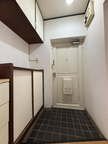 日進町住宅2号棟の玄関|玄関