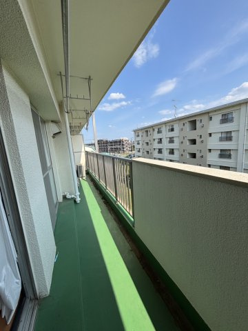 日進町住宅2号棟のバルコニー|南向きバルコニー