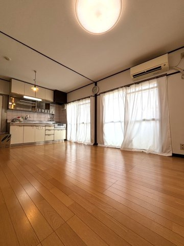 日進町住宅2号棟の居間・リビング|リビングダイニング