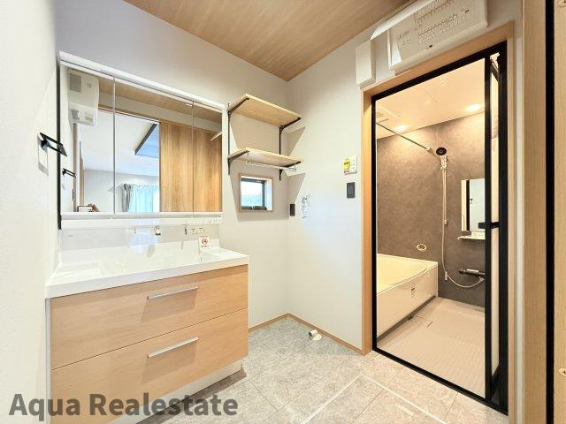 オール電化デザイナーズハウス高松市元山町⑰の独立洗面台|独立洗面台です