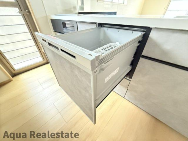 オール電化デザイナーズハウス高松市元山町⑰のキッチン|食洗器です。